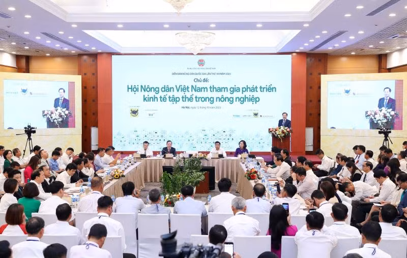 Toàn cảnh diễn đàn Hội nông dân Việt Nam tham gia phát triển kinh tế tập thể trong nông nghiệp.