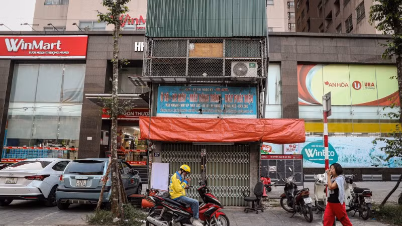 Công trình nhà ở “siêu mỏng, siêu méo” tại ngõ 102 đường Trường Chinh (phường Phương Mai, quận Đống Đa, Hà Nội) gây mất mỹ quan đô thị. (Ảnh SƠN TÙNG)
