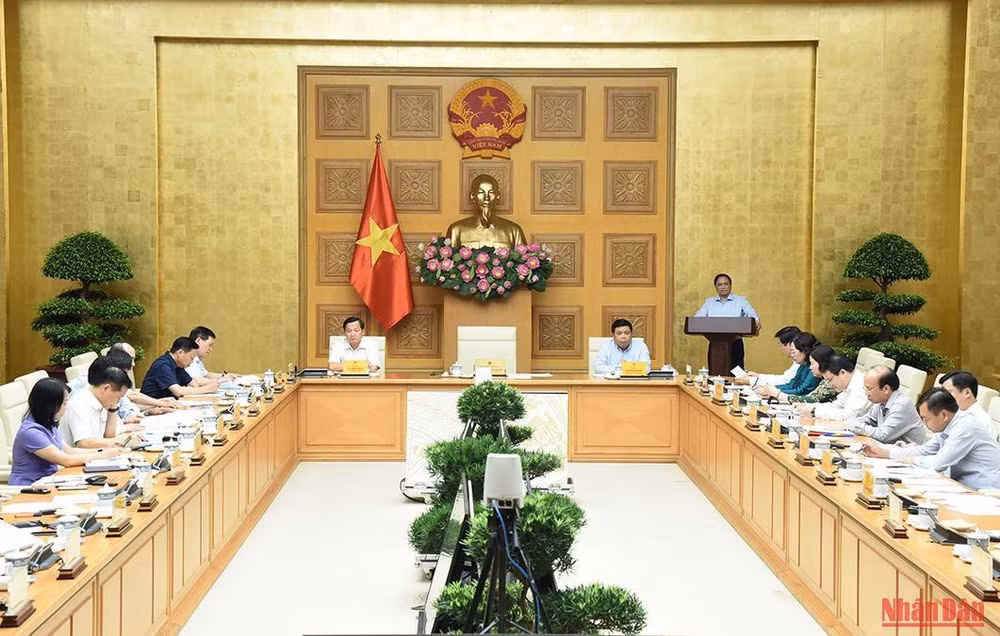 Thủ tướng cho biết đã giao Bộ Kế hoạch và Đầu tư nghiên cứu chuyên đề về giữ vững ổn định kinh tế vĩ mô, kiểm soát lạm phát, bảo đảm các cân đối lớn của nền kinh tế.