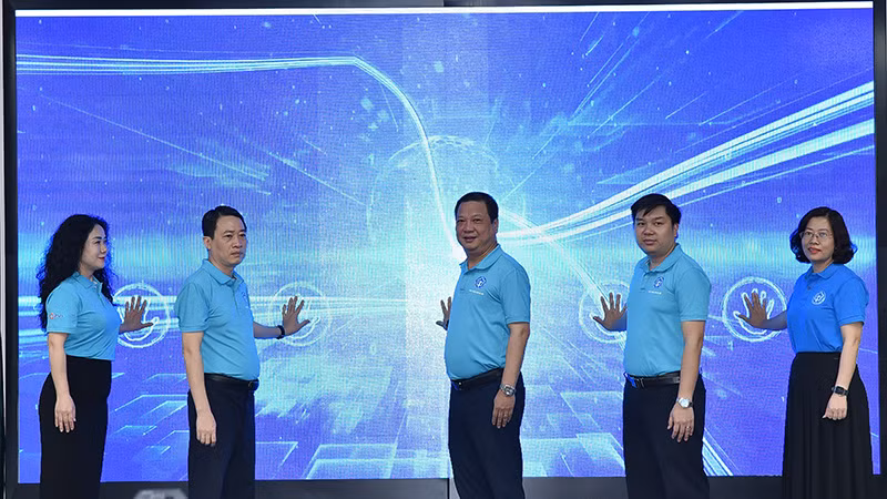 Bảo hiểm xã hội Hà Nội phát động Tháng vận động, triển khai bảo hiểm xã hội toàn dân năm 2025, tháng 5/2025. (Ảnh HSS)