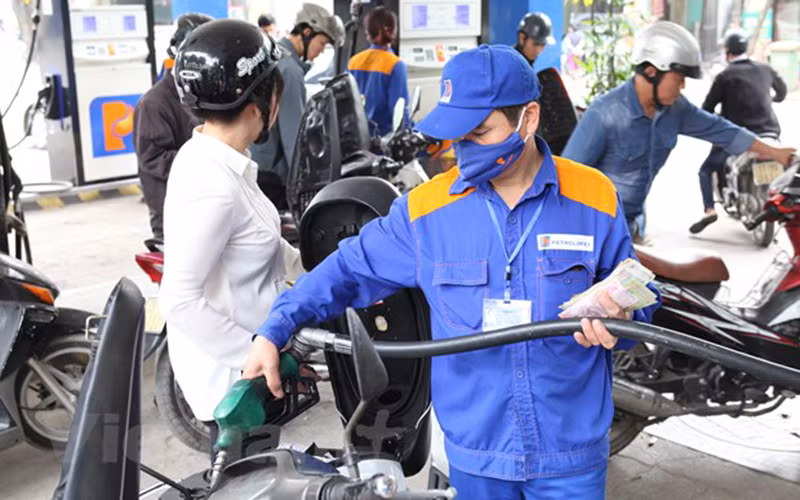Giá xăng tăng 500-600 đồng/1 lít từ 15 giờ hôm nay, 21/8