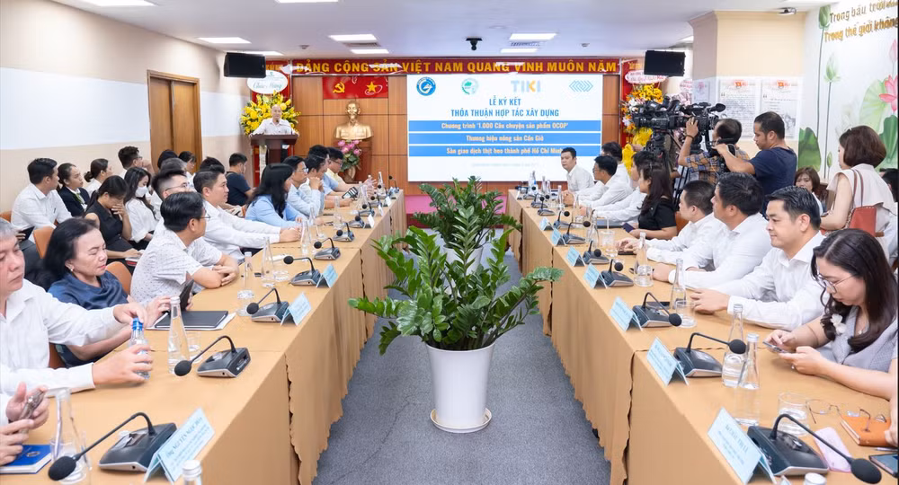 Quang cảnh lễ ký kết