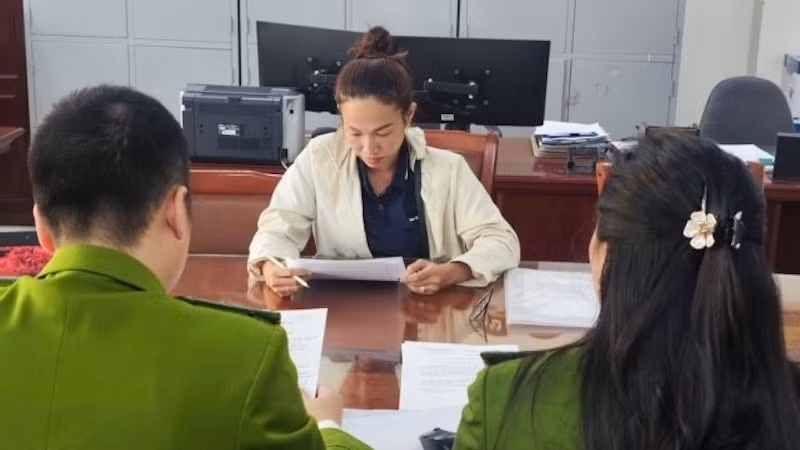 Bị can Nguyễn Mai Thảo tại cơ quan Công an.
