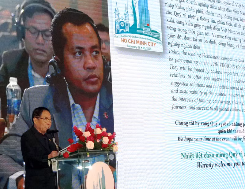 Chủ tịch Vinacas Phạm Văn Công phát biểu tại hội nghị. Chủ tịch Vinacas Phạm Văn Công phát biểu tại hội nghị.