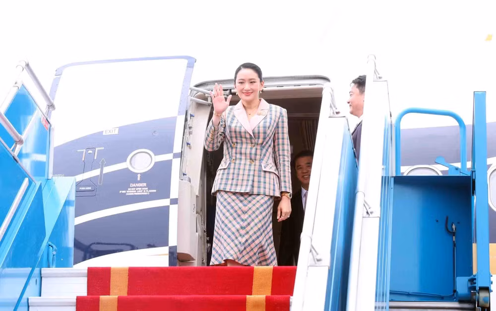 Thủ tướng Thái Lan Paetongtarn Shinawatra đến Hà Nội, bắt đầu thăm chính thức Việt Nam và đồng chủ trì Kỳ họp Nội các chung Việt Nam-Thái Lan.