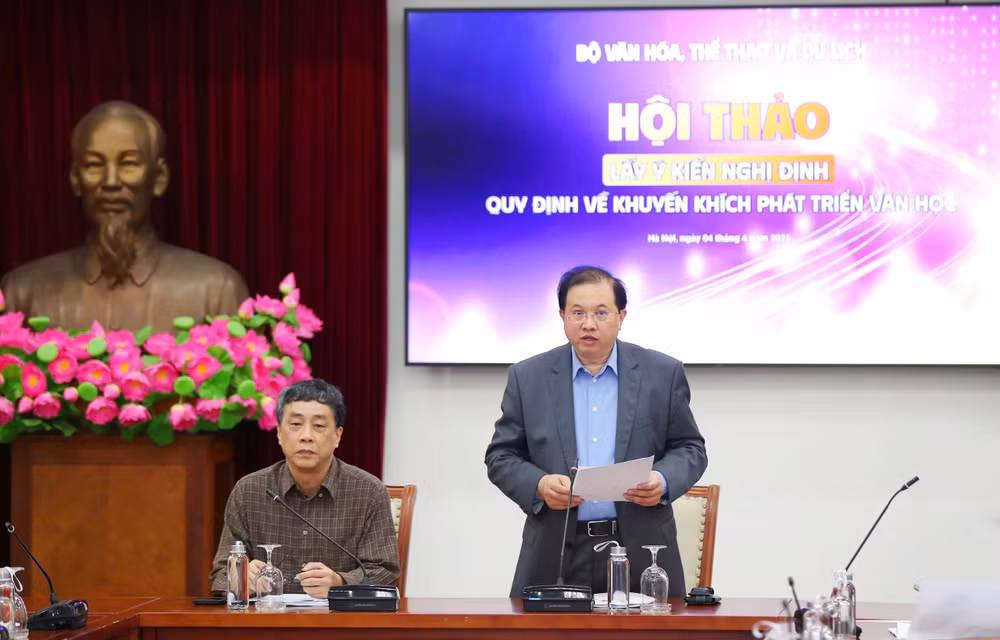 PGS.TS Tạ Quang Đông,Thứ trưởng Văn hóa,Thể thao và Du lịch, phát biểu đề dẫn hội thảo.