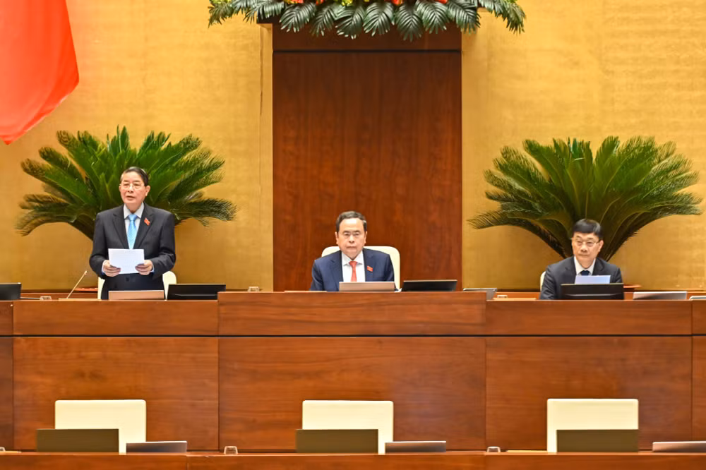 Chủ tịch Quốc hội Trần Thanh Mẫn cùng các Phó Chủ tịch Quốc hội chủ trì và điều hành phiên họp. (Ảnh BÙI GIANG)
