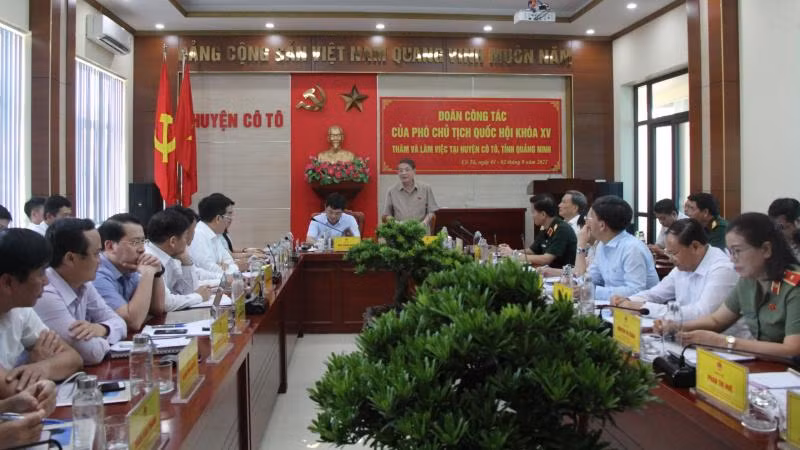 Quang cảnh buổi làm việc.
