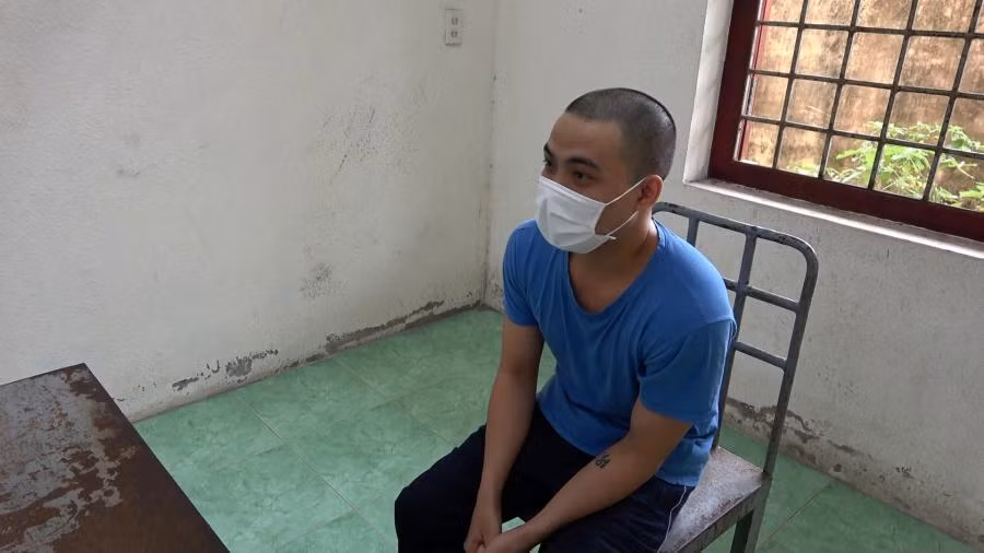 Đối tượng Vũ Kim Long tại cơ quan Công an.