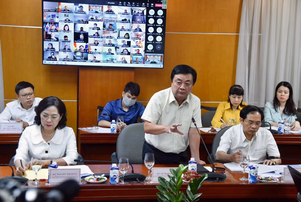 Bộ trưởng Nông nghiệp và Phát triển nông thôn Lê Minh Hoan phát biểu tại hội nghị. Bộ trưởng Nông nghiệp và Phát triển nông thôn Lê Minh Hoan phát biểu tại hội nghị.