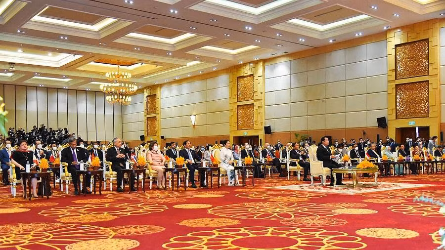 Hội nghị Bộ trưởng Ngoại giao ASEAN lần thứ 55 tổ chức tại Thủ đô Phnom Penh, Vương quốc Campuchia. Hội nghị Bộ trưởng Ngoại giao ASEAN lần thứ 55 tổ chức tại Thủ đô Phnom Penh, Vương quốc Campuchia.