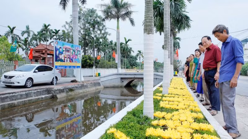 Khung cảnh đường hoa khang trang, sạch đẹp ở xã Hải Bắc, huyện Hải Hậu (Nam Định).