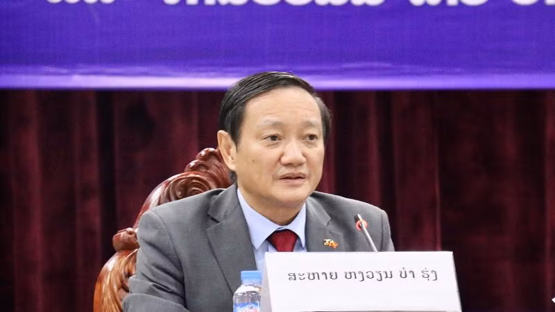 Đại sứ Việt Nam tại Lào Nguyễn Bá Hùng phát biểu tại Hội thảo. (Ảnh: Trịnh Dũng)