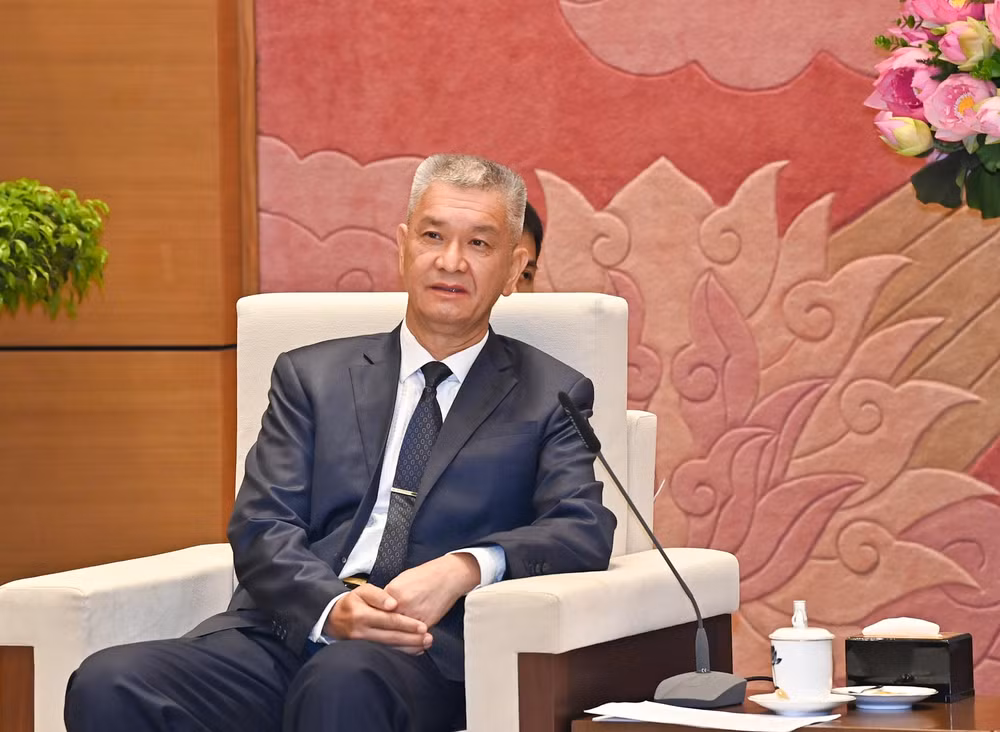 Đồng chí Anouphap Tounalom, Bí thư Trung ương Đảng, Bí thư Thành ủy, Chủ tịch HĐND Thủ đô Vientiane phát biểu tại buổi tiếp. Đồng chí Anouphap Tounalom, Bí thư Trung ương Đảng, Bí thư Thành ủy, Chủ tịch HĐND Thủ đô Vientiane phát biểu tại buổi tiếp.