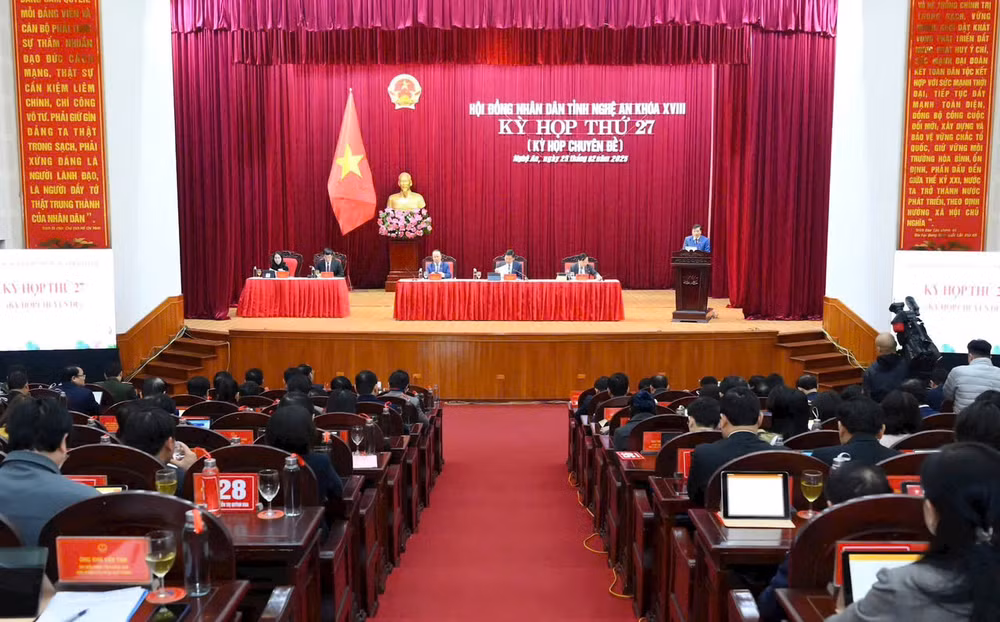 Quang cảnh Kỳ họp thứ 27 Hội đồng nhân dân tỉnh Nghệ An khóa XVIII. Quang cảnh Kỳ họp thứ 27 Hội đồng nhân dân tỉnh Nghệ An khóa XVIII.