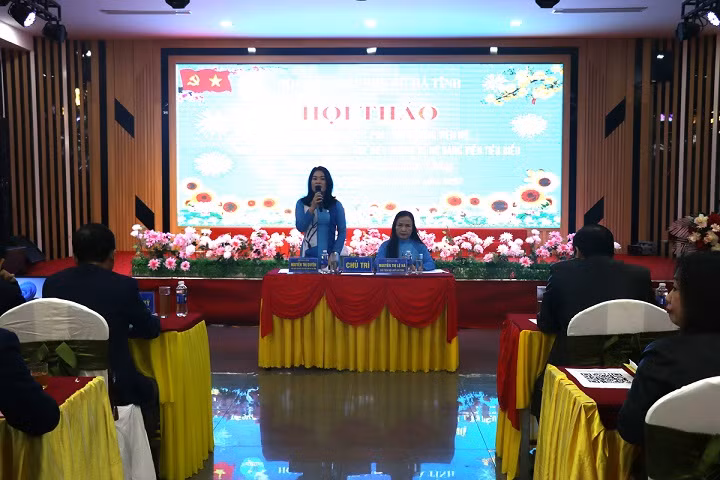 Quang cảnh hội thảo. Quang cảnh hội thảo.