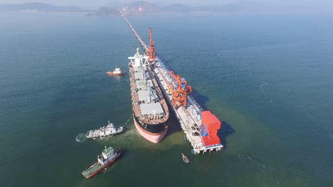 Cảng biển ở Nghệ An đón tàu 50-70 nghìn tấn vào làm hàng.