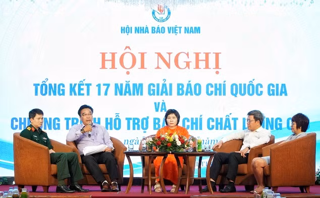 Các tham luận, ý kiến của các Hội Nhà báo tỉnh, thành phố tháo gỡ những khó khăn để đổi mới chất lượng của Giải Báo chí Quốc gia.