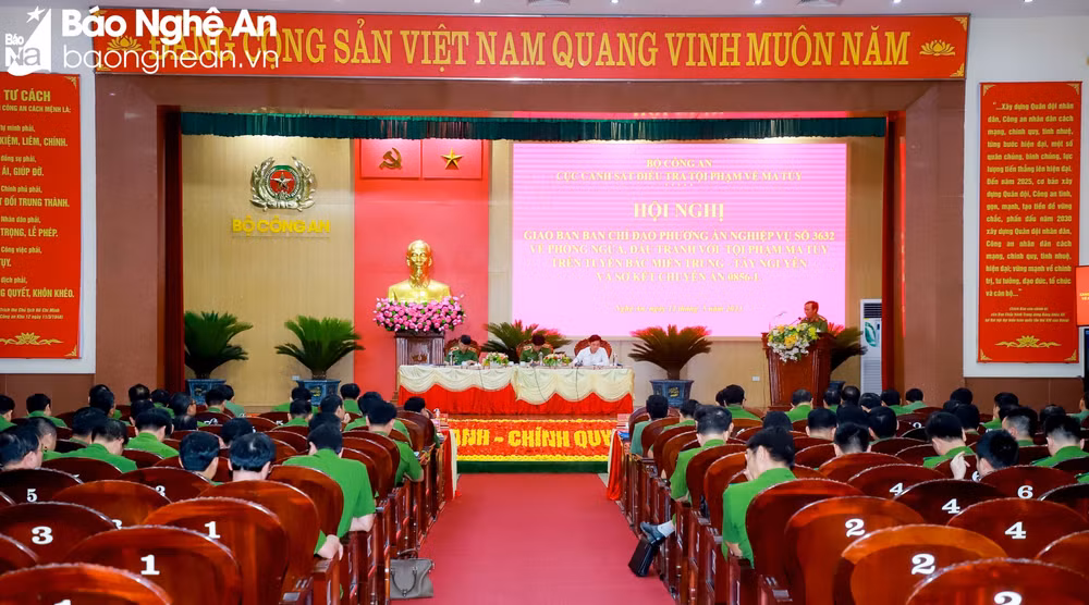 Toàn cảnh hội nghị.