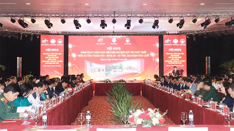 Toàn cảnh hội nghị.