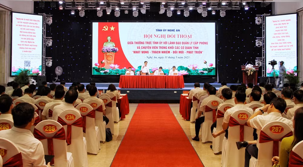 Toàn cảnh hội nghị đối thoại.