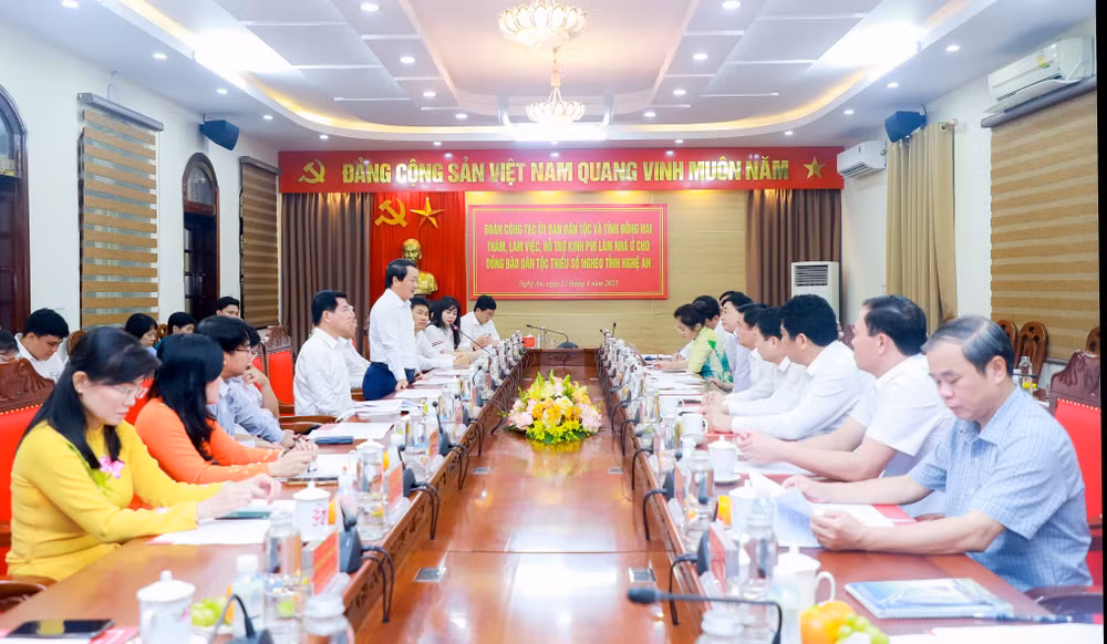 Đoàn lãnh đạo Ủy ban Dân tộc và tỉnh Đồng Nai làm việc với lãnh đạo tỉnh Nghệ An.