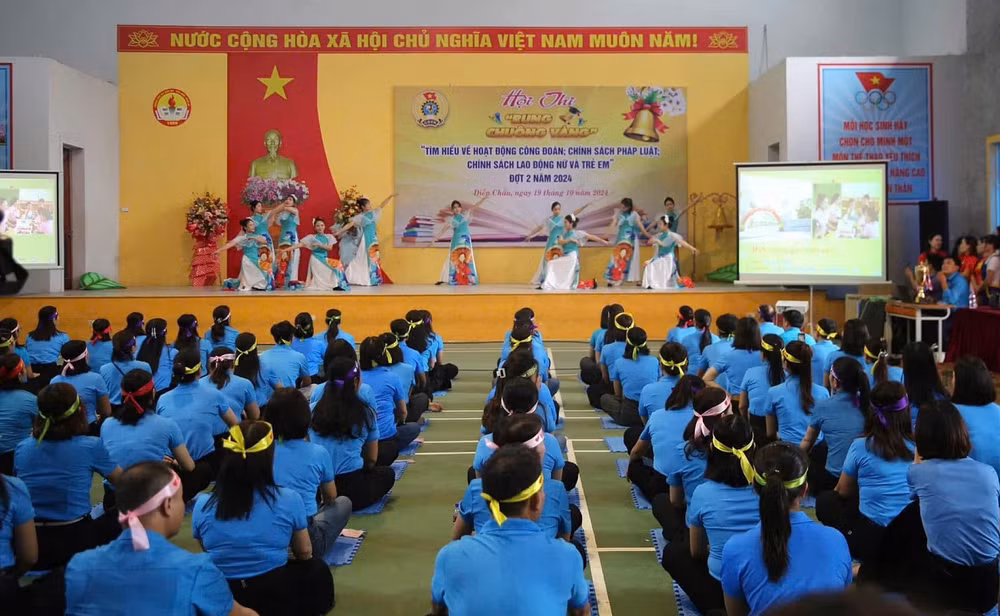 Đa dạng hóa các hình thức tuyên truyền để đoàn viên, người lao động hiểu hơn về tổ chức công đoàn. Đa dạng hóa các hình thức tuyên truyền để đoàn viên, người lao động hiểu hơn về tổ chức công đoàn.