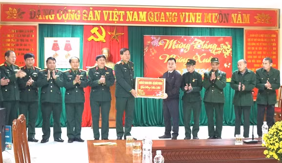 Chúc Tết Khu điều dưỡng Thương binh tâm thần kinh Nghệ An.