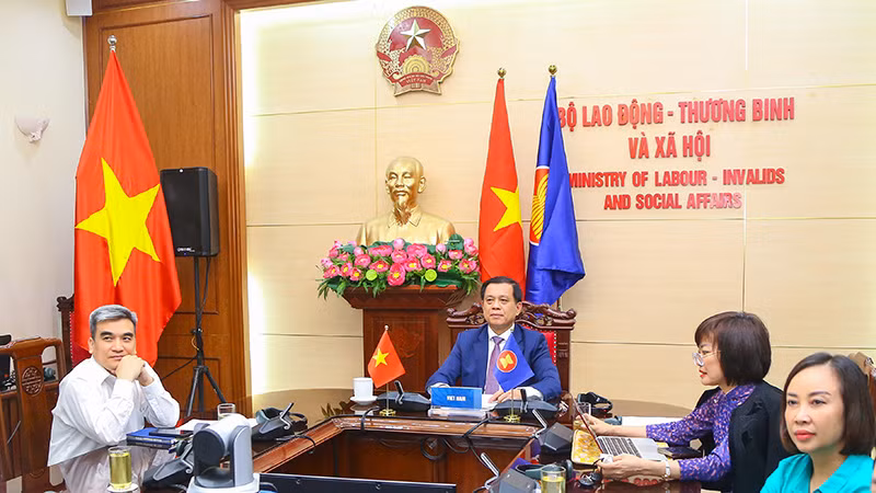 Đoàn đại biểu Việt Nam dự Hội nghị Bộ trưởng Lao động các nước CLMTV lần thứ tư (Ảnh: Molisa)