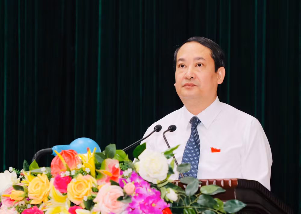 Phó Bí thư Thường trực Tỉnh ủy, Chủ tịch HĐND tỉnh Mai Văn Tuất, phát biểu kết thúc phiên chất vấn. Phó Bí thư Thường trực Tỉnh ủy, Chủ tịch HĐND tỉnh Mai Văn Tuất, phát biểu kết thúc phiên chất vấn.