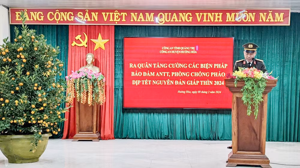 Công an Quảng Trị tăng cường hơn 120 cán bộ, chiến sĩ về địa bàn phối hợp phòng, chống hành vi nổ pháo trái phép đêm giao thừa ảnh 1