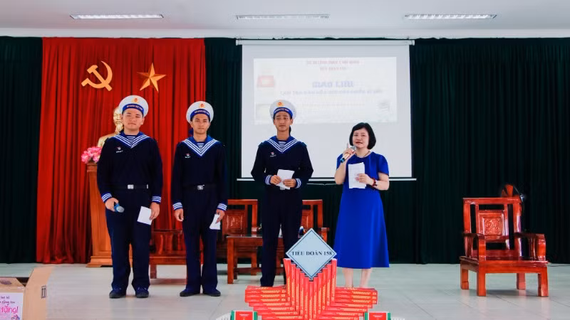 Phần giao lưu được chờ đợi nhất. Phần giao lưu được chờ đợi nhất.