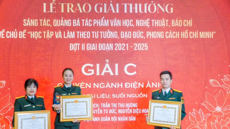 Các gương mặt trẻ của đơn vị nhận giải thưởng ý nghĩa. Các gương mặt trẻ của đơn vị nhận giải thưởng ý nghĩa.