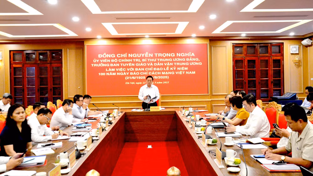 Quang cảnh buổi làm việc. (Ảnh: PHẠM CƯỜNG)