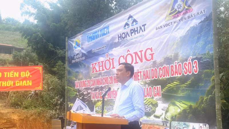 Đồng chí Hoàng Giang Phó Bí thư tỉnh Lào Cai phát biểu tại buổi lễ khởi công.
