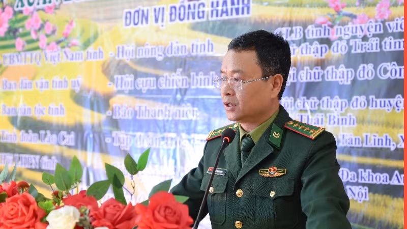 Đại tá Trần Quang Tùng, Chính ủy Bộ đội Biên phòng tỉnh Lào Cai phát biểu tại Chương trình.
