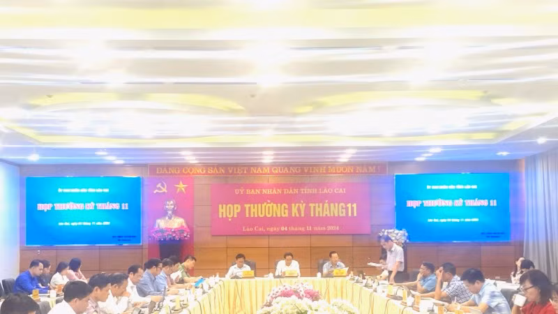 Phiên họp thường kỳ tháng 11/2024 của Ủy ban nhân dân tỉnh Lào Cai chiều 4/11.