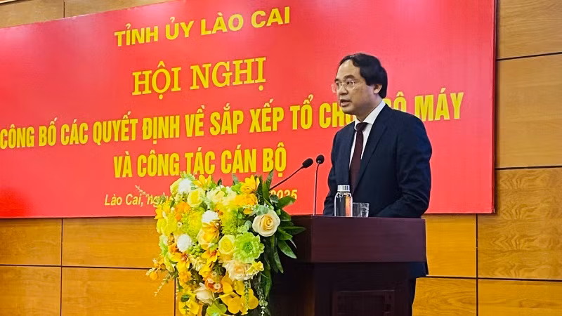Đồng chí Trịnh Xuân Trường, Bí thư Tỉnh ủy, Chủ tịch UBND tỉnh Lào Cai dự và chỉ đạo hội nghị.