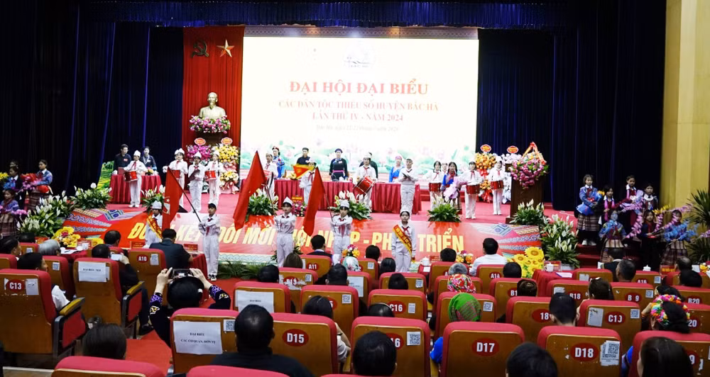 Toàn cảnh Đại hội Đại biểu các dân tộc thiểu số huyện Bắc Hà (Lào Cai) lần thứ IV.