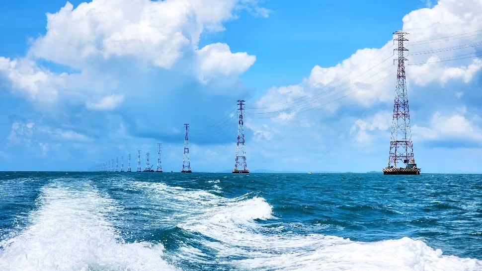 Công trình đường dây 220kV dài nhất Đông Nam Á vượt biển Kiên Bình–Phú Quốc đưa vận hành vào tháng 10/2022. Công trình đường dây 220kV dài nhất Đông Nam Á vượt biển Kiên Bình–Phú Quốc đưa vận hành vào tháng 10/2022.