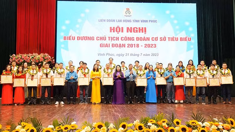 Biểu dương chủ tịch công đoàn tiêu biểu của tỉnh Vĩnh Phúc.