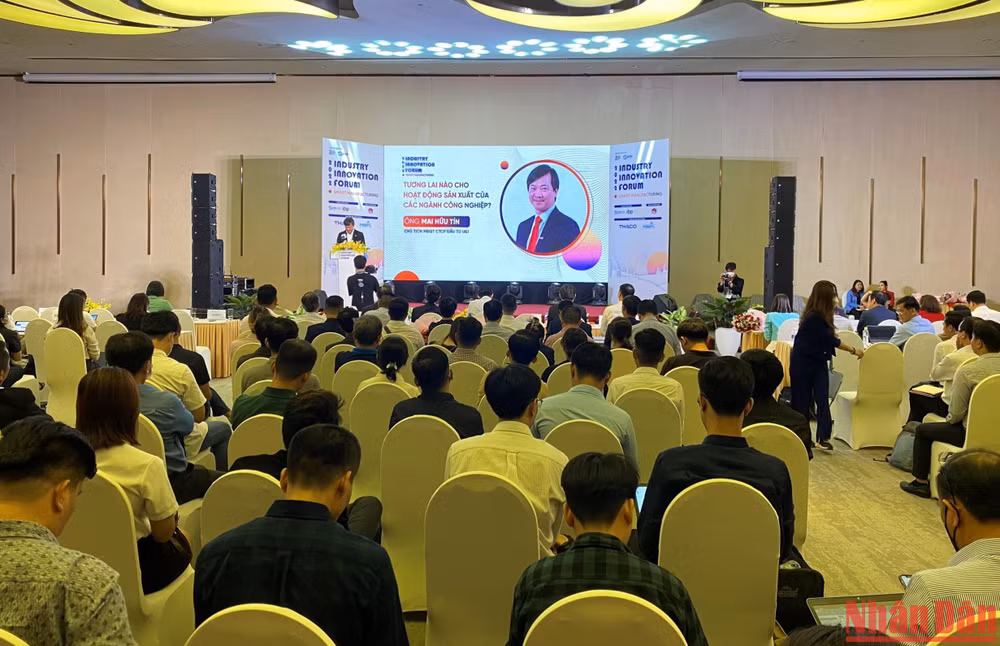 Quang cảnh diễn đàn “Cách tân công nghiệp 2022”. Quang cảnh diễn đàn “Cách tân công nghiệp 2022”.