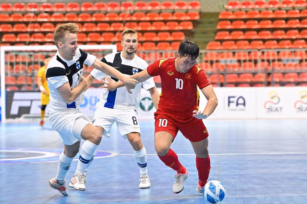 Đội tuyển futsal Việt Nam dẫn trước với 2 bàn thắng ở phút 17 và 19. (Ảnh: VFF)