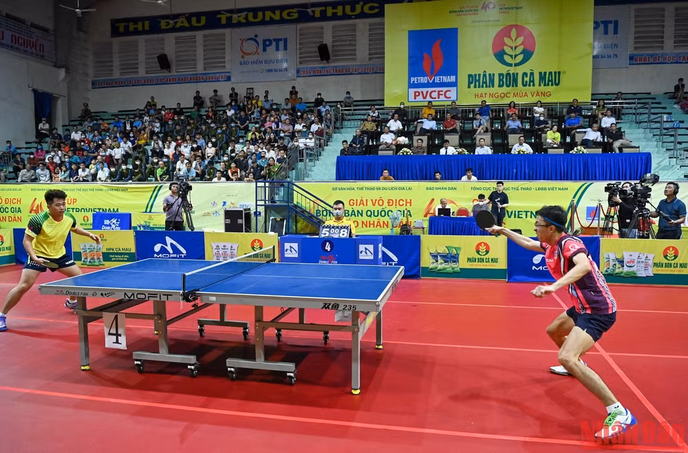 Trận chung kết Đơn nam giữa Vũ Quang Hiền và Nguyễn Đức Tuân.