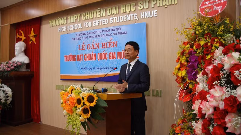 Bộ trưởng Khoa học và Công nghệ Nguyễn Mạnh Hùng phát biểu tại buổi lễ. Bộ trưởng Khoa học và Công nghệ Nguyễn Mạnh Hùng phát biểu tại buổi lễ.