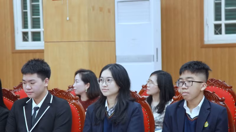 Các học sinh tham dự buổi gặp mặt.