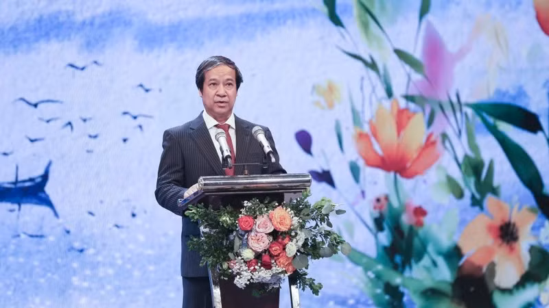 Bộ trưởng Giáo dục và Đào tạo Nguyễn Kim Sơn ghi nhận và cảm ơn những đóng góp to lớn của tất cả các thầy giáo, cô giáo, Bộ trưởng Giáo dục và Đào tạo Nguyễn Kim Sơn ghi nhận và cảm ơn những đóng góp to lớn của tất cả các thầy giáo, cô giáo,