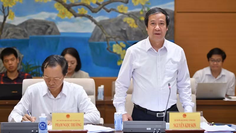 Bộ trưởng Giáo dục và Đào tạo Nguyễn Kim Sơn báo cáo tại buổi làm việc Bộ trưởng Giáo dục và Đào tạo Nguyễn Kim Sơn báo cáo tại buổi làm việc