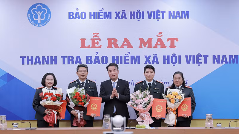 Quang cảnh lễ ra mắt thanh tra Bảo hiểm xã hội Việt Nam. Ảnh: TÂM TRUNG