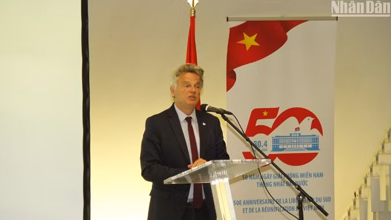 Bí thư toàn quốc PCF: Chiến thắng 30/4 đáp ứng niềm mong mỏi khôn nguôi không chỉ của nhân dân Việt Nam, mà của cả nhân dân yêu chuộng hòa bình tại Pháp và trên thế giới. Bí thư toàn quốc PCF: Chiến thắng 30/4 đáp ứng niềm mong mỏi khôn nguôi không chỉ của nhân dân Việt Nam, mà của cả nhân dân yêu chuộng hòa bình tại Pháp và trên thế giới.